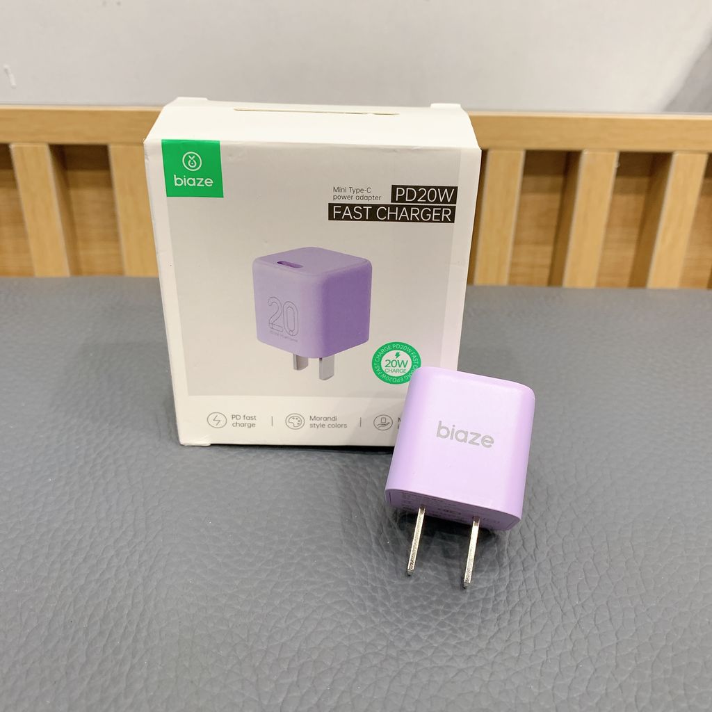 Củ sạc nhanh 20W hãng BIAZE - P018B, sạc công nghệ GaN siêu nhỏ, cổng C sạc mọi thiết bị 2 Củ sạc nhanh 20W hãng BIAZE - P018B, sạc công nghệ GaN siêu nhỏ, cổng C sạc mọi thiết bị