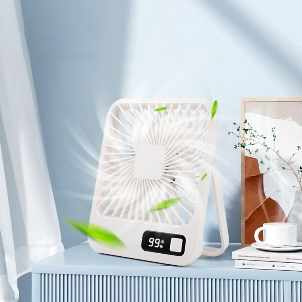 Quạt mini 5 cánh để bàn, có chân dựng, ko tích điện, cắm Pin dự phòng sử dụng. 3 Quạt mini 5 cánh để bàn, có chân dựng, ko tích điện, cắm Pin dự phòng sử dụng.