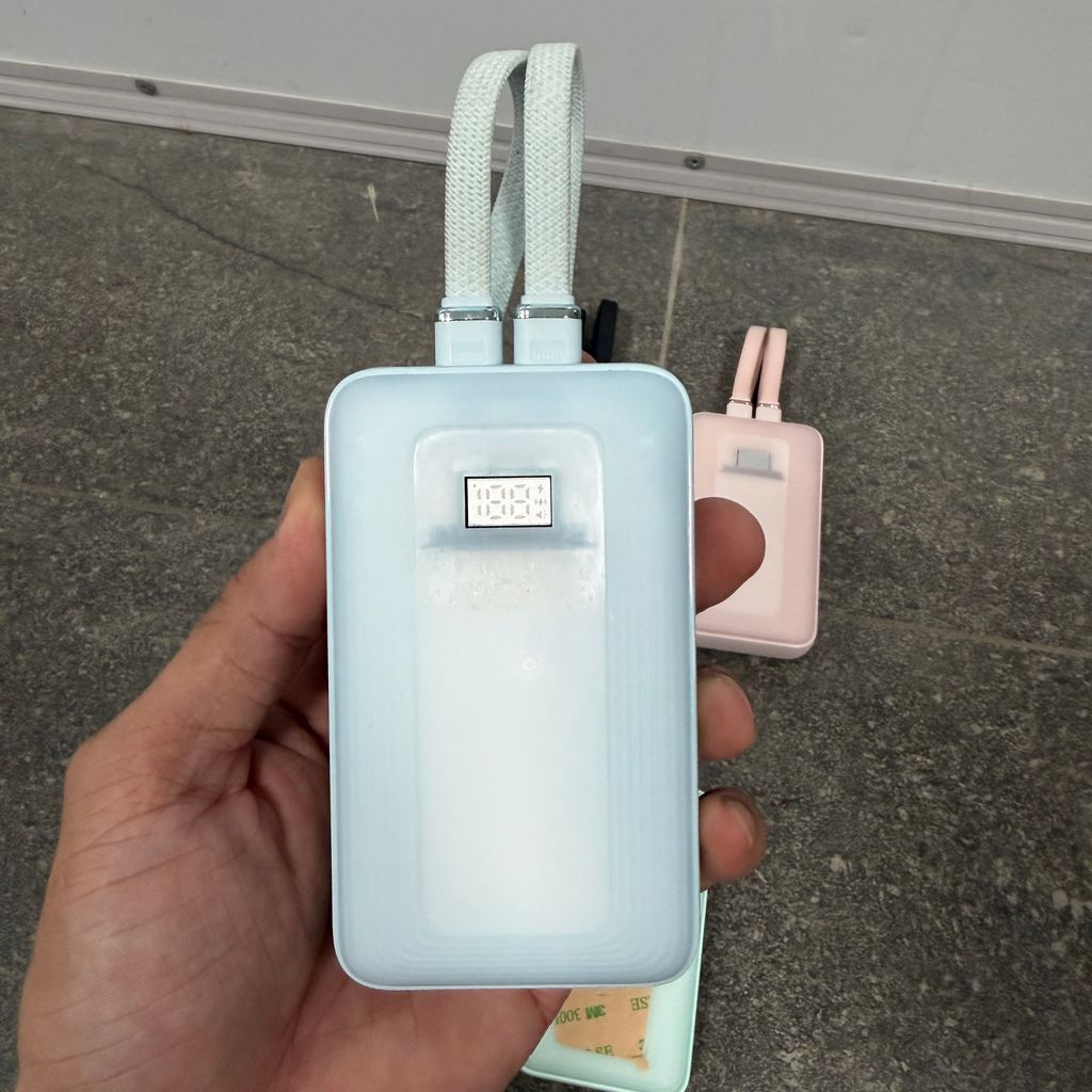 Pin dự phòng 10.000mAh hợp 2 cáp 1L 1C sạc nhanh 30w tích - ko hộp, chưa in logo ( nhà máy Anker ) 9 Pin dự phòng 10.000mAh hợp 2 cáp 1L 1C sạc nhanh 30w tích - ko hộp, chưa in logo ( nhà máy Anker )