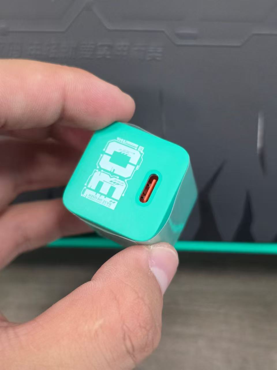 Bộ quà tặng Baseus Limited Edition gồm Pin dự phòng + sạc 30W + tai nghe + ổ điện 9 Bộ quà tặng Baseus Limited Edition gồm Pin dự phòng + sạc 30W + tai nghe + ổ điện