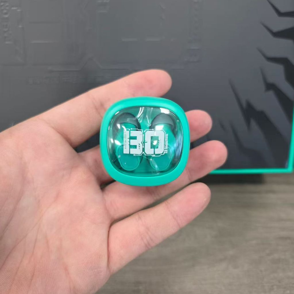 Bộ quà tặng Baseus Limited Edition gồm Pin dự phòng + sạc 30W + tai nghe + ổ điện 11 Bộ quà tặng Baseus Limited Edition gồm Pin dự phòng + sạc 30W + tai nghe + ổ điện