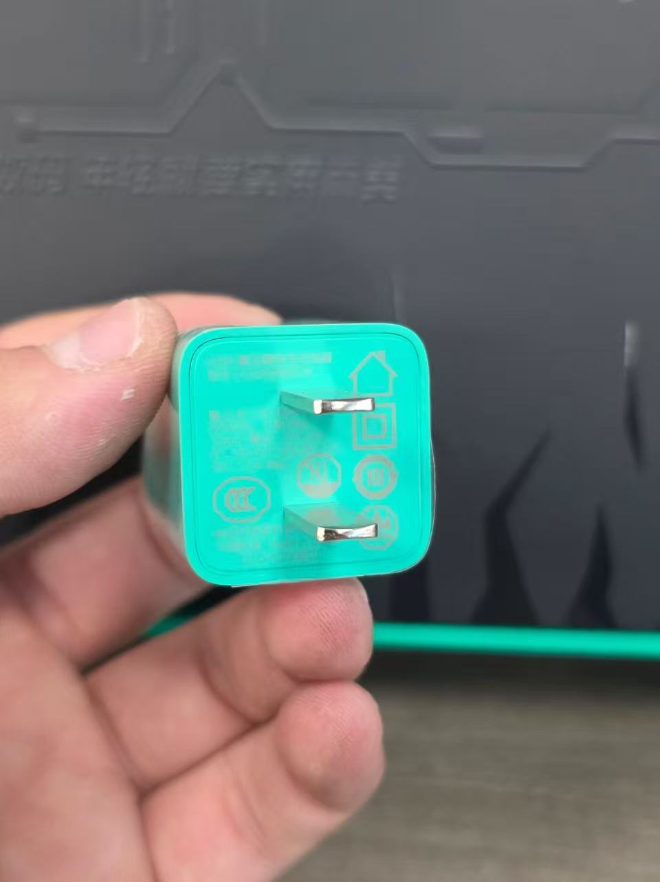 Bộ quà tặng Baseus Limited Edition gồm Pin dự phòng + sạc 30W + tai nghe + ổ điện 10 Bộ quà tặng Baseus Limited Edition gồm Pin dự phòng + sạc 30W + tai nghe + ổ điện