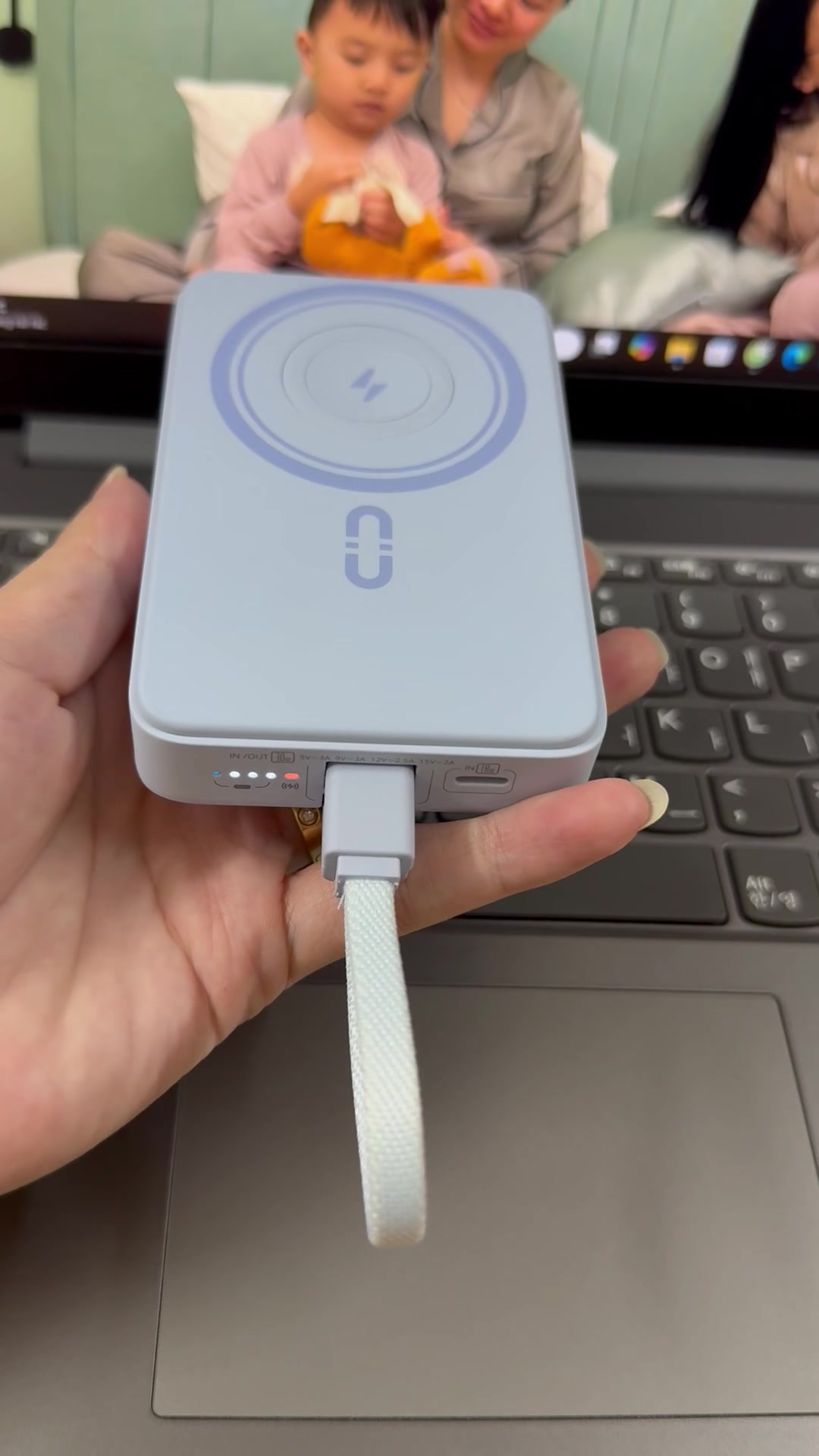 Sạc Dự Phòng MagSafe ROMOSS 10.000mAh 30W - Sạc đồng hồ + airpod, kèm dây C-L (NoBox - Màu Xanh) 2 Sạc Dự Phòng MagSafe ROMOSS 10.000mAh 30W - Sạc đồng hồ + airpod, kèm dây C-L (NoBox - Màu Xanh)