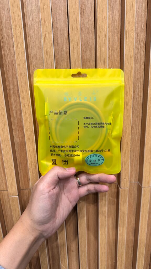 Cáp sạc BVVLEIS dây béo, có đủ Lightning / Type-C, màu ngẫu nhiên. 3 Cáp sạc BVVLEIS dây béo, có đủ Lightning / Type-C, màu ngẫu nhiên.