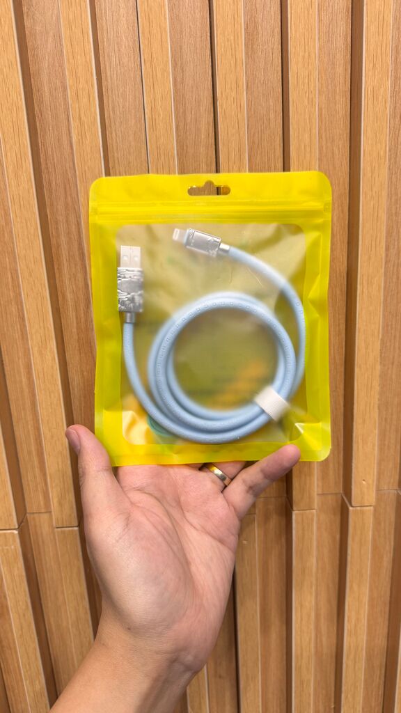 Cáp sạc BVVLEIS dây béo, có đủ Lightning / Type-C, màu ngẫu nhiên. 2 Cáp sạc BVVLEIS dây béo, có đủ Lightning / Type-C, màu ngẫu nhiên.
