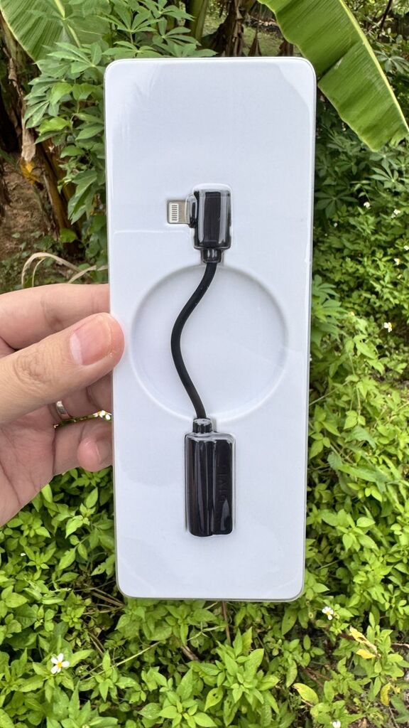 Jack chia cổng Lightning Phone ra 2 cổng Lightning hãng DIVI iKey - vừa sạc vừa nghe nhạc 2 Jack chia cổng Lightning Phone ra 2 cổng Lightning hãng DIVI iKey - vừa sạc vừa nghe nhạc